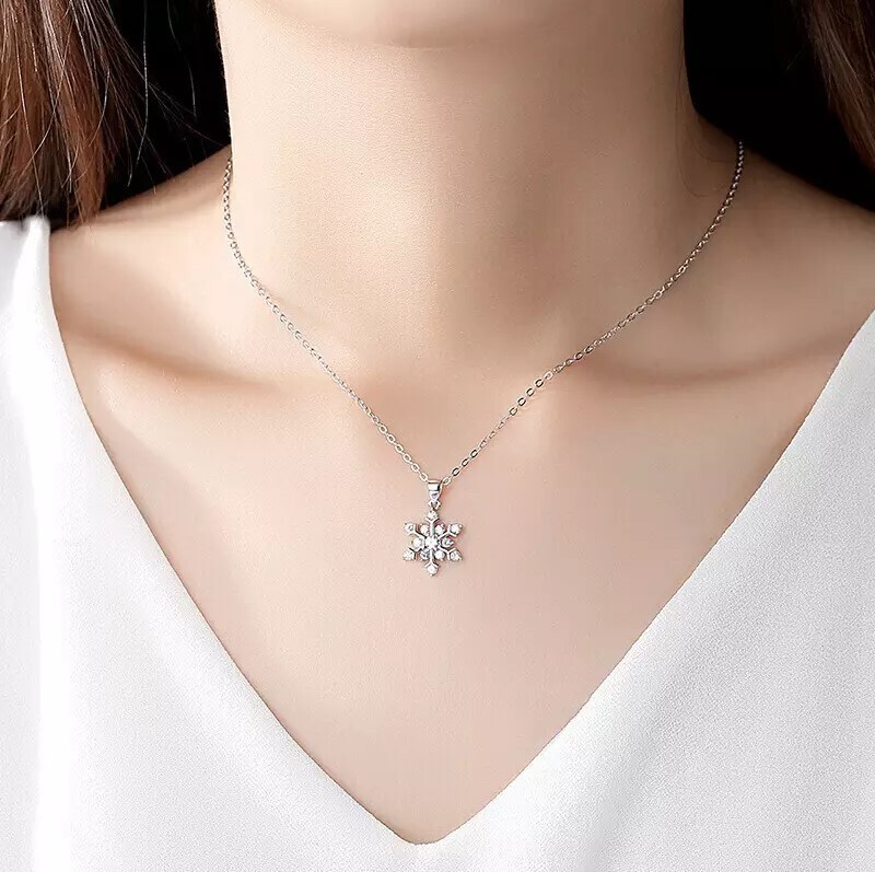 .925 Silver Delicate Small Snowflake Pendant Necklace w/ Crytsal Highlights