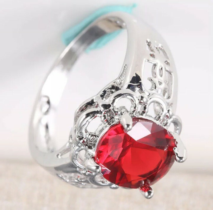 Silver Red Emerald Gemstone Birthstone Engagement Ring Size 7