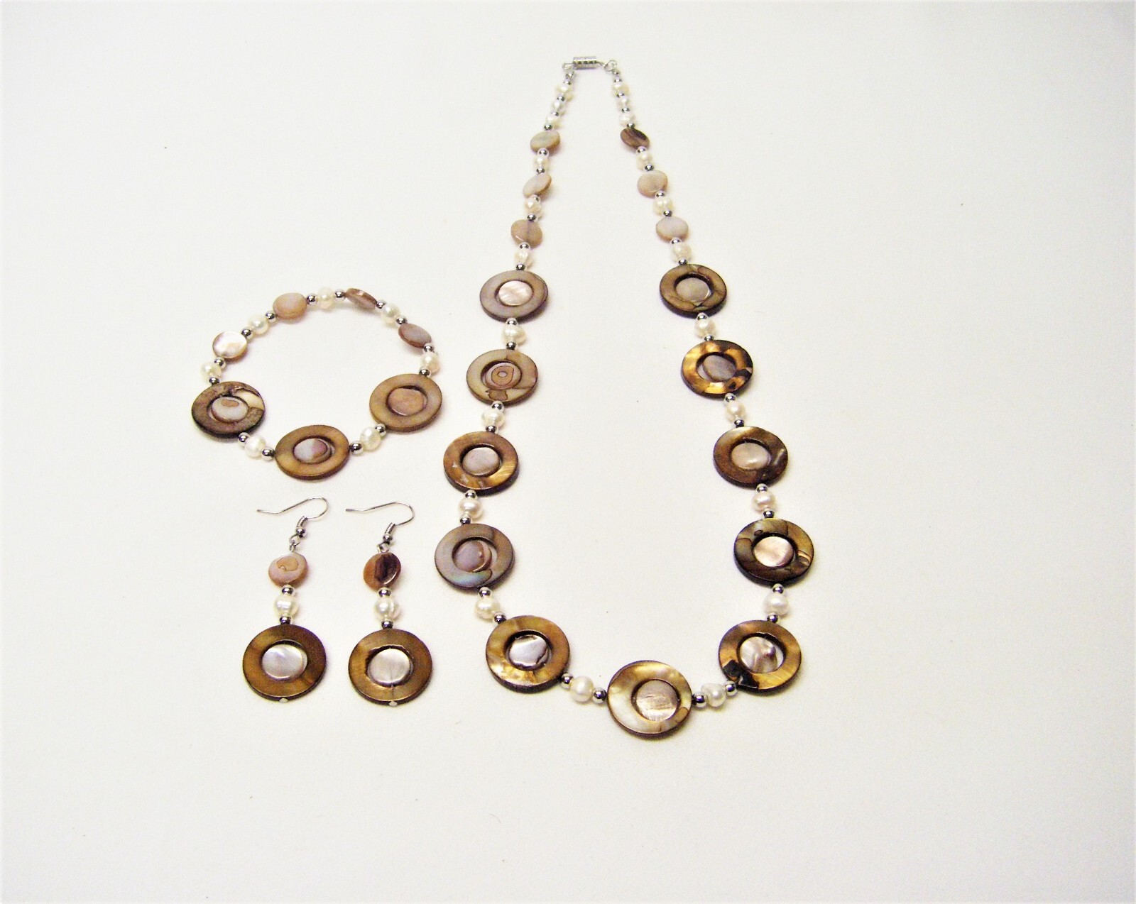 Greyish Taupe Round Loop Shell w/White Freshwater Peal Necklace/Bracelet/Earring