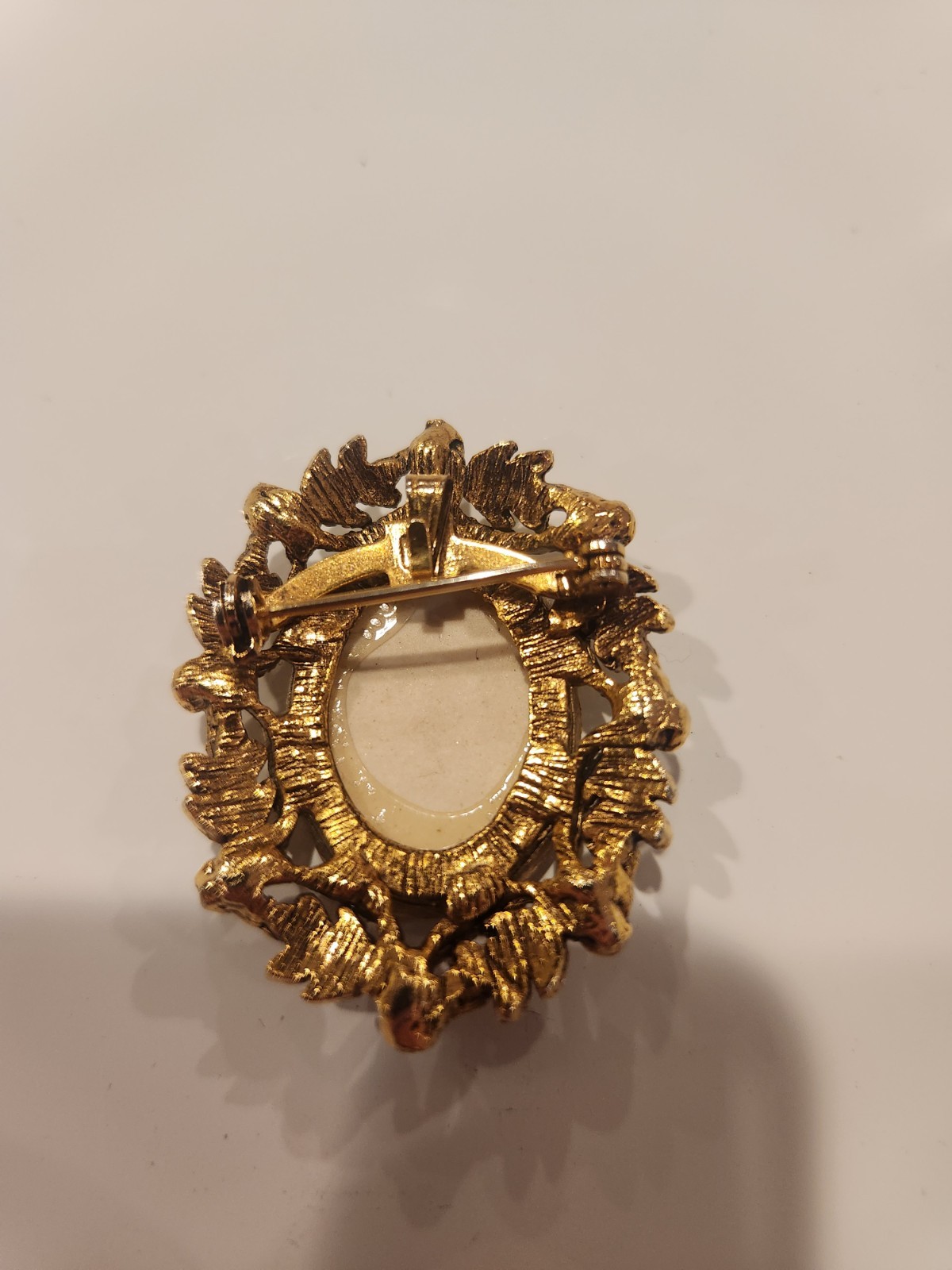 Vintage Gold Tone, Painted Porcelain Style Brooch, Metal, Flower Theme, 1.25 in