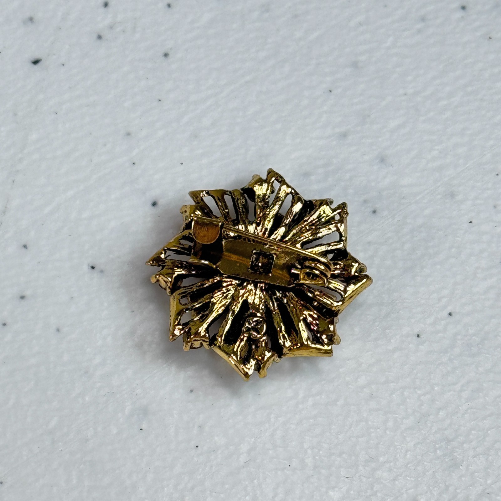 Brooch Red Rhinestone Aurora Borealis Floral Gold Tone Layered Flower 1576-6
