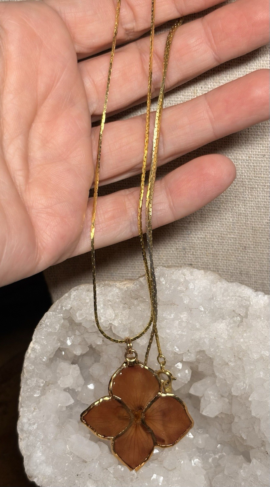 Vintage Korea 22in Gold Tone Chain Pendant Necklace Pressed Flower Gold Trim