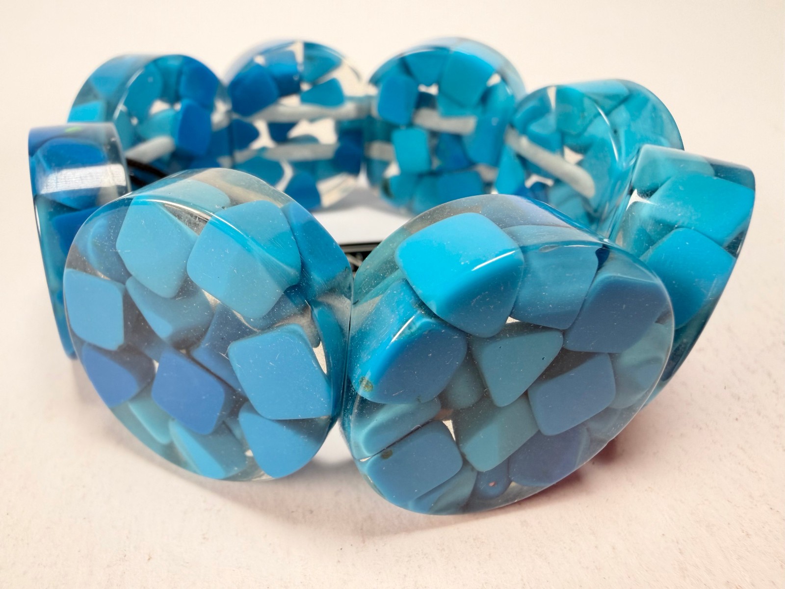 Marion Godart – Confetti “Cylindre” Blue Mix Elasticated Cylinder Resin Bracelet