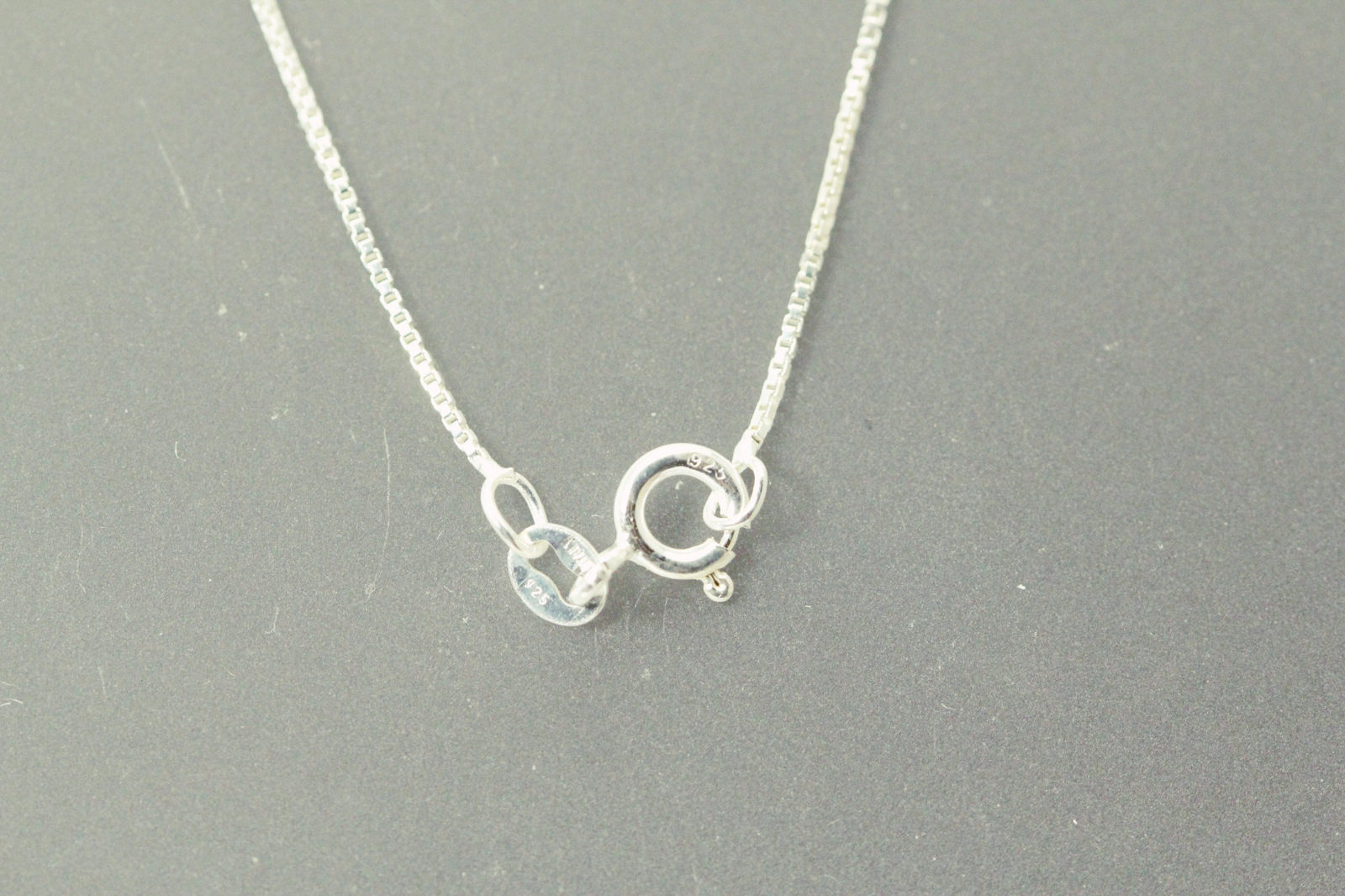 925 Sterling Silver Box Chain 17 1/2″ Necklace 1.9 Grams (NEC5629)