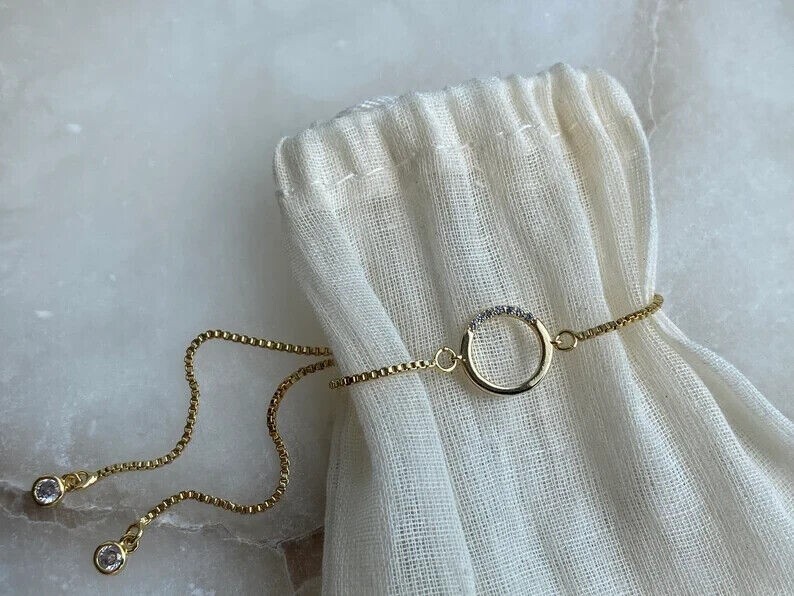 Women’s Stunning Bracelet Round Cut Simulated Diamond In 14K Yellow Gold Plated