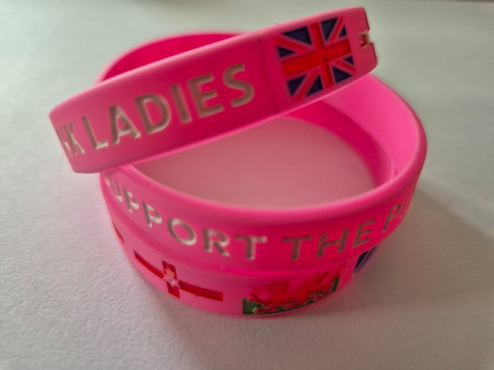 1 SINGLE I SUPPORT THE PINK LADIES Bracelet All UK Flags