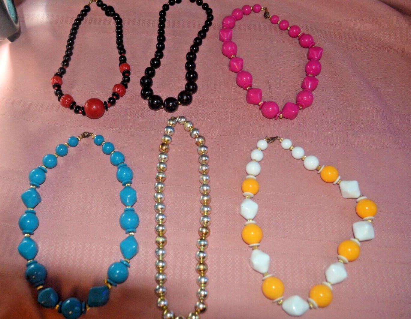 Lot of 6 Necklaces Medium to Large Beads Approximately 17″ Long Complete Length