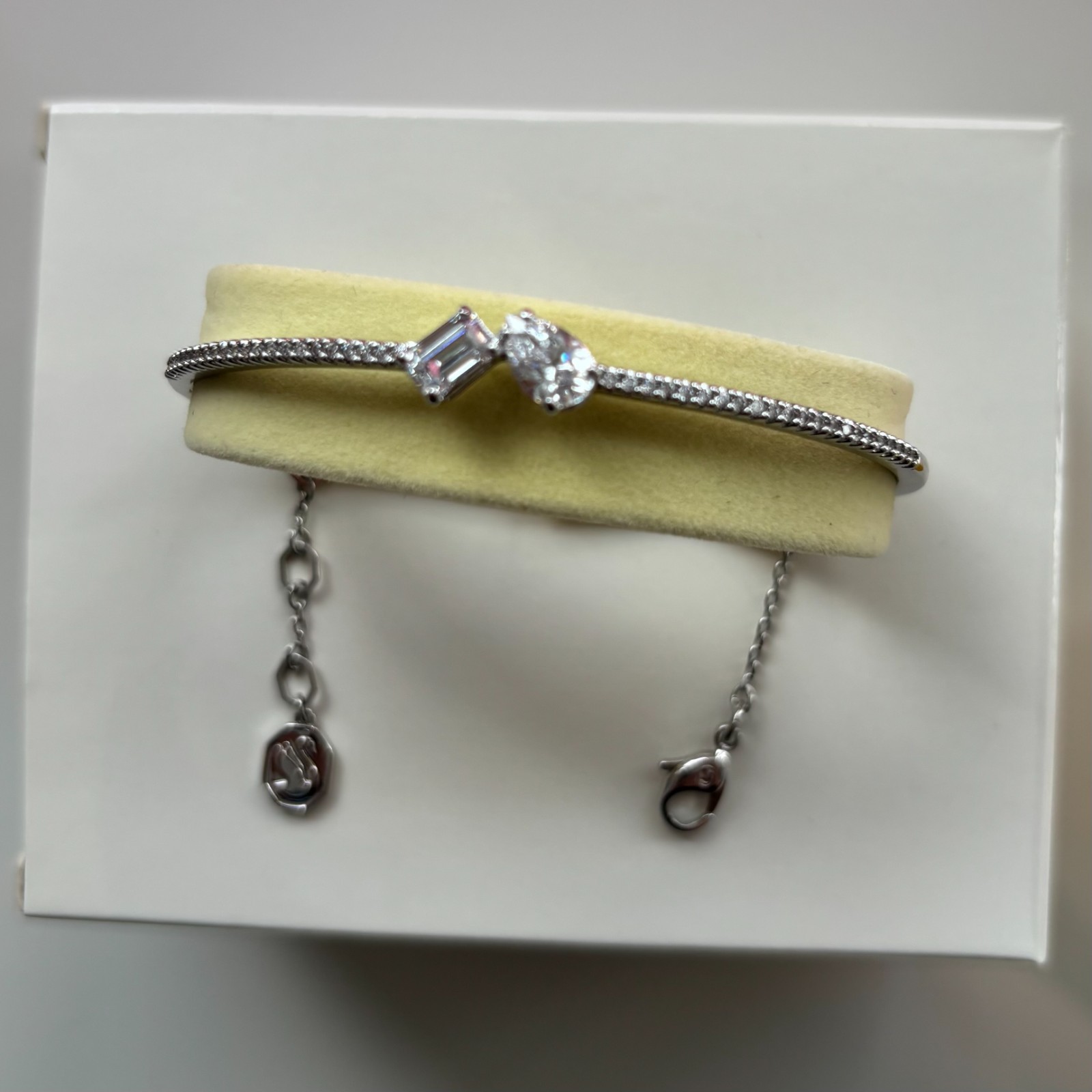 Genuine Swarovski Mesmera Bangle (Model 5667253)