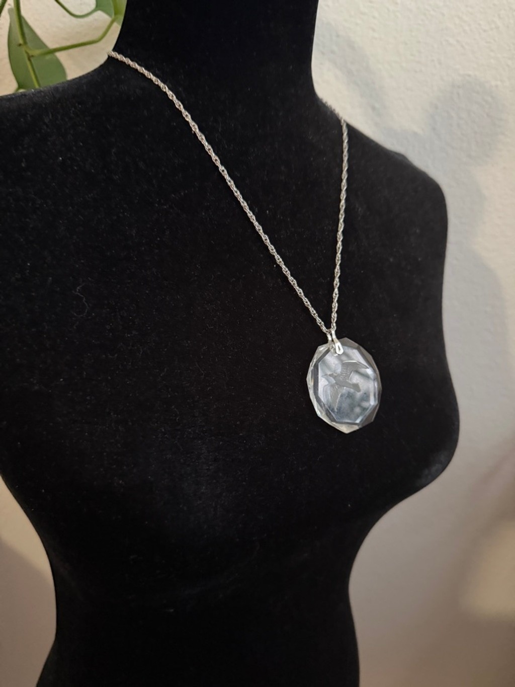 Vintage Bird Intaglio Pendant Necklace Clear Faceted Crystal Glass Seagull Dove