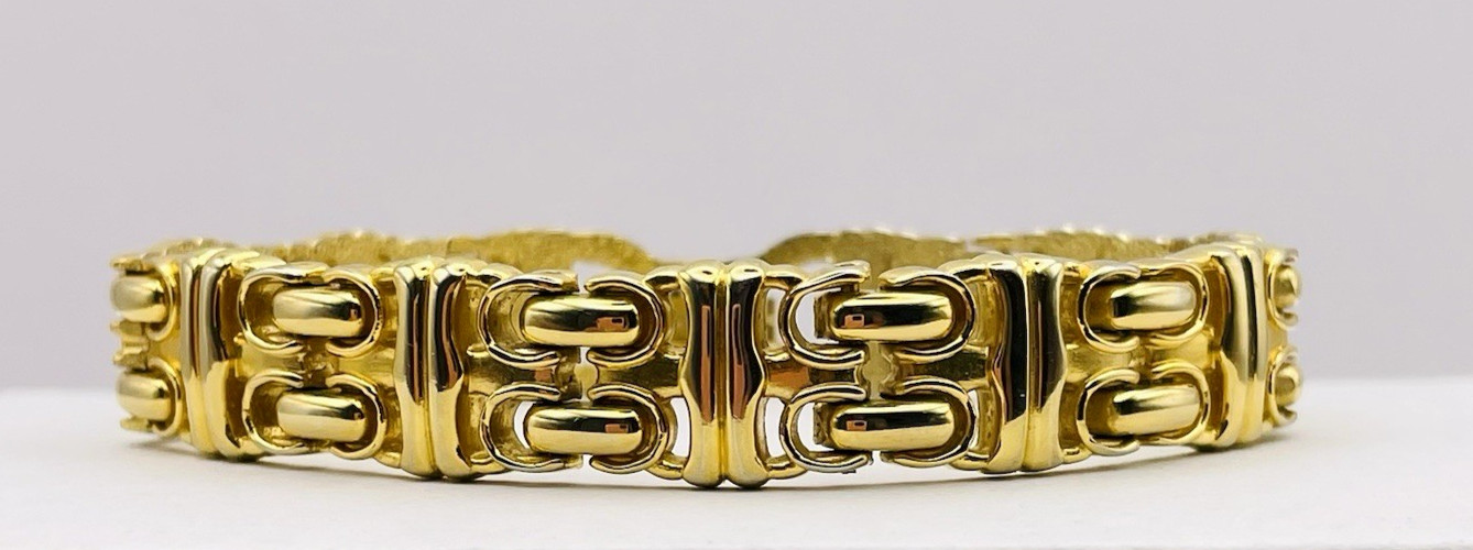 Gold Tone Modified Byzantine Link Bracelet 7.5 Inches
