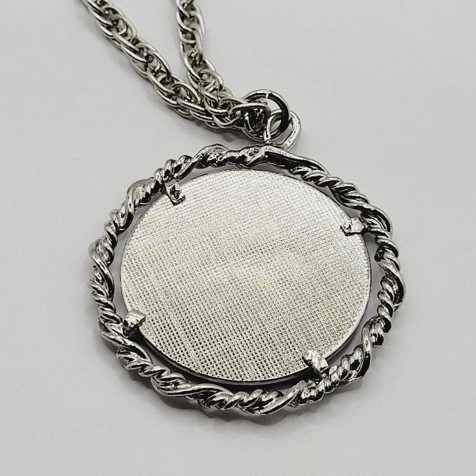 Aries Ram Astrological Celestial Silver Tone Twisted Edge Chain Pendant Necklace