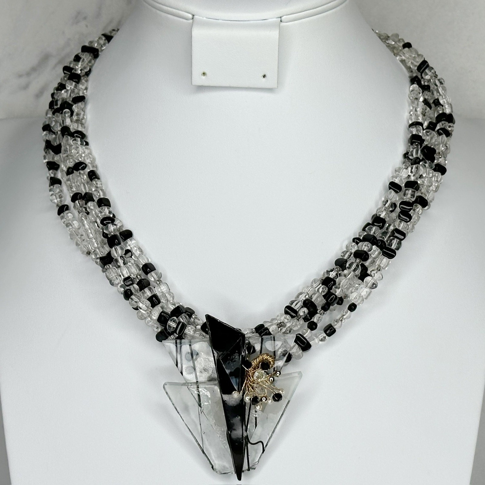Black Clear Beaded Multi-Strand Arrow Pendant Statement Necklace – 20.5″