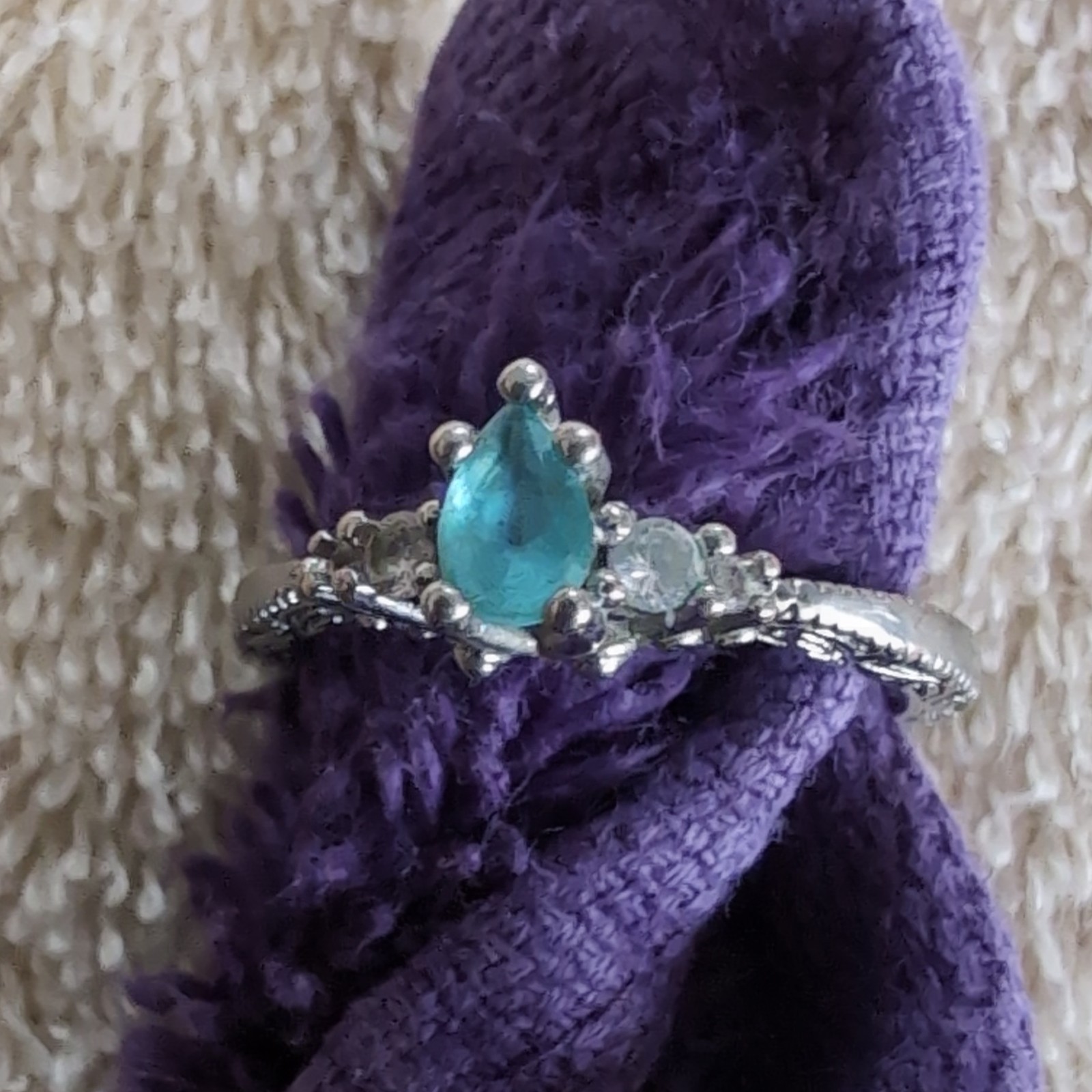 Silver-Tone Cocktail Ring Size 10 Blue Teardrop Stone Clear Accents Prong