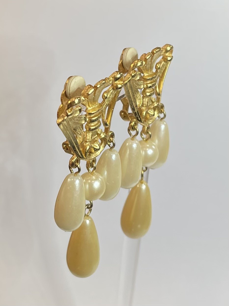 Vintage AVON Gold-tone Crest Victorian Revival Faux Pearl Drop Dangle Earrings