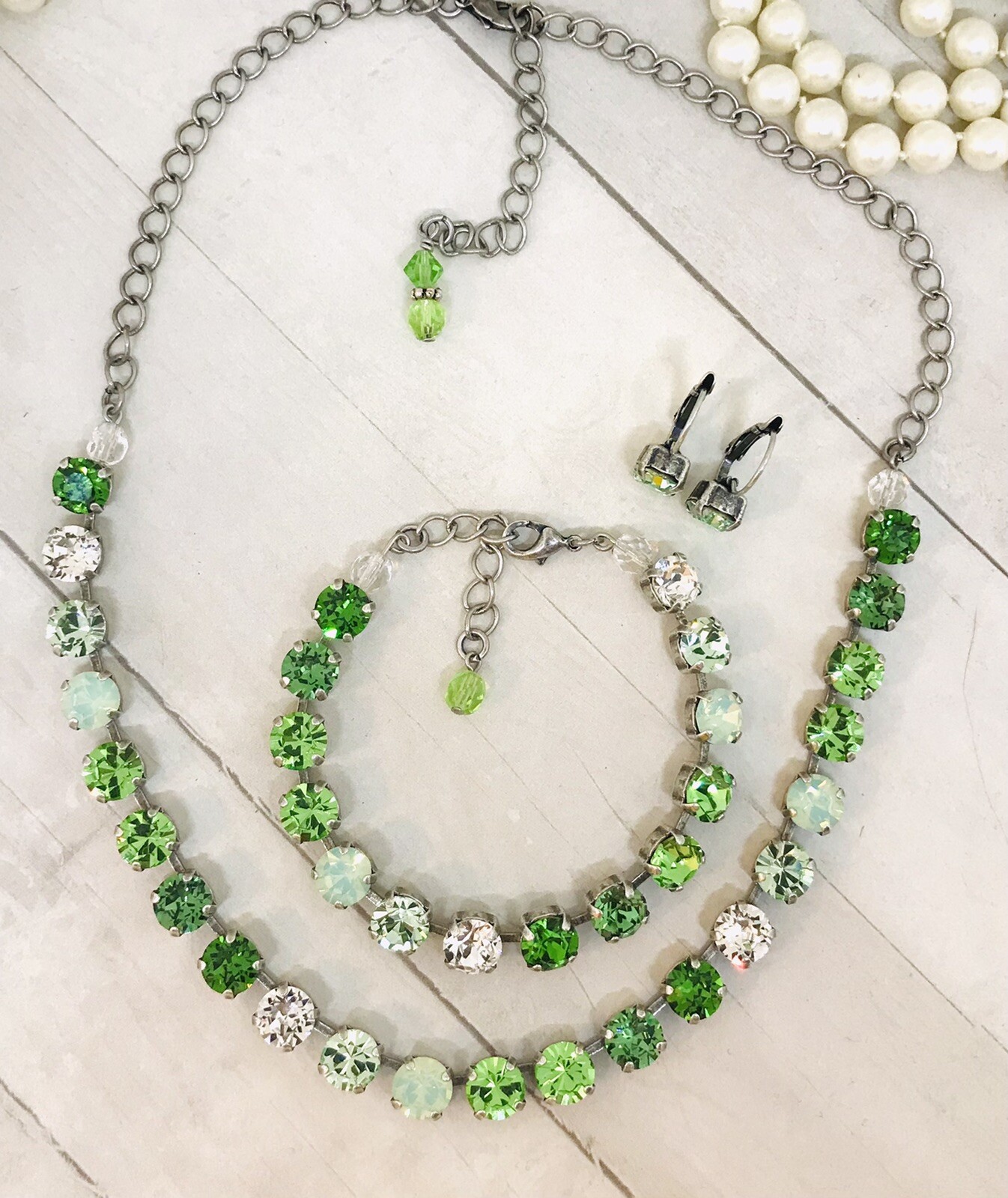 Mint GREEN Cup Chain Necklace with Crystal Elements GREEN CRYSTAL NECKLACE