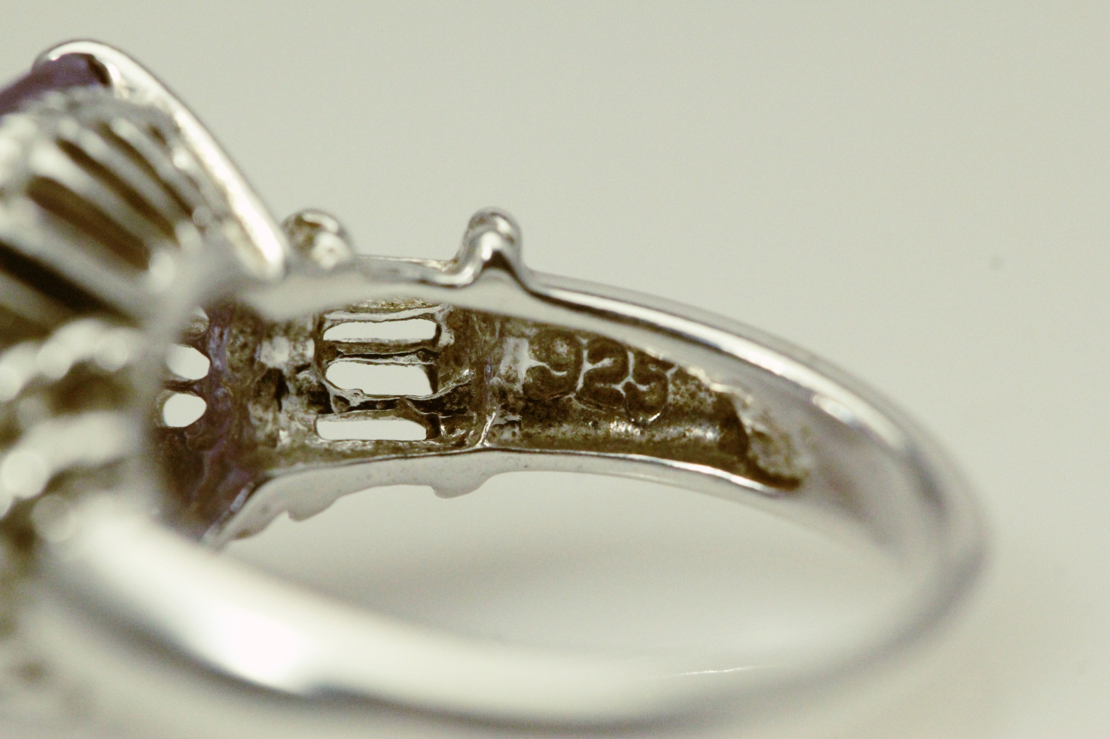 925 Sterling Silver Size 7 Rectangle Cut Light Purple CZ Ring 7.3 Grams RIN8606