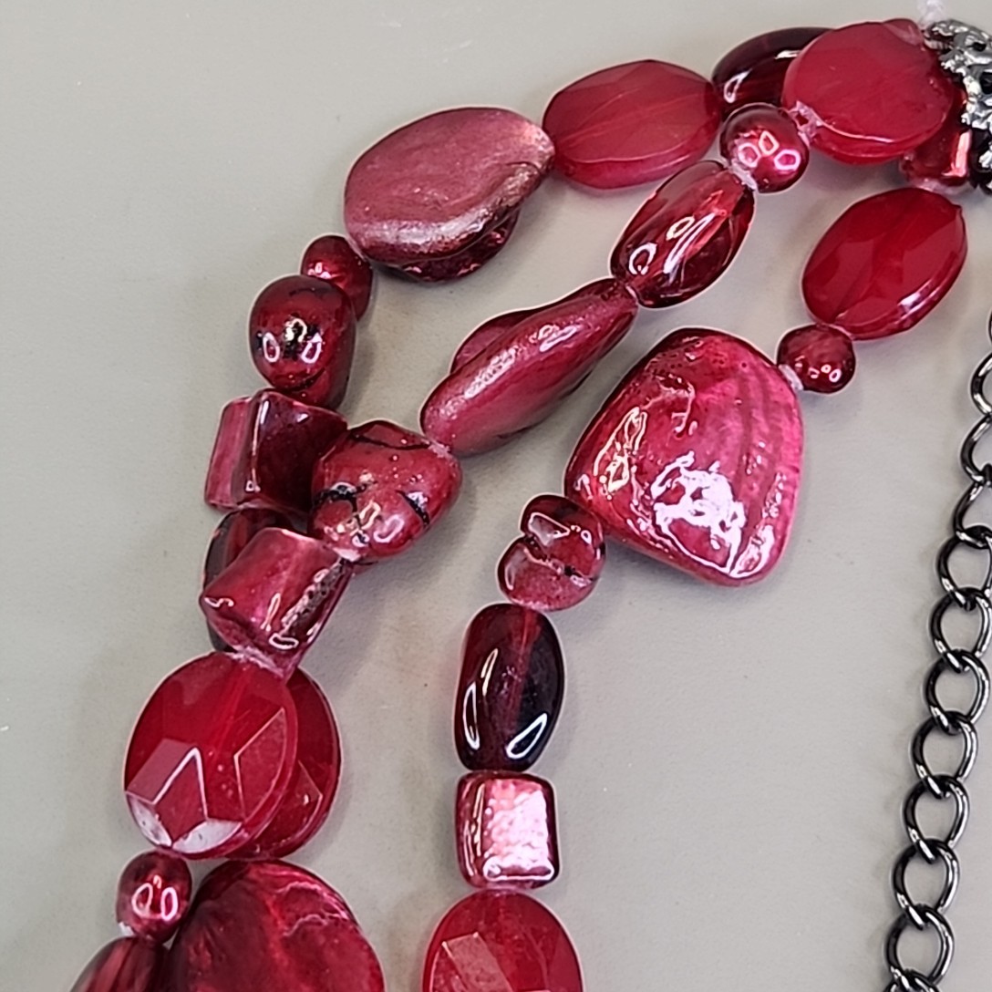 Shell Beaded Necklace Dyed Red Layered Antiqued Gunmetal Chain Glass 21″