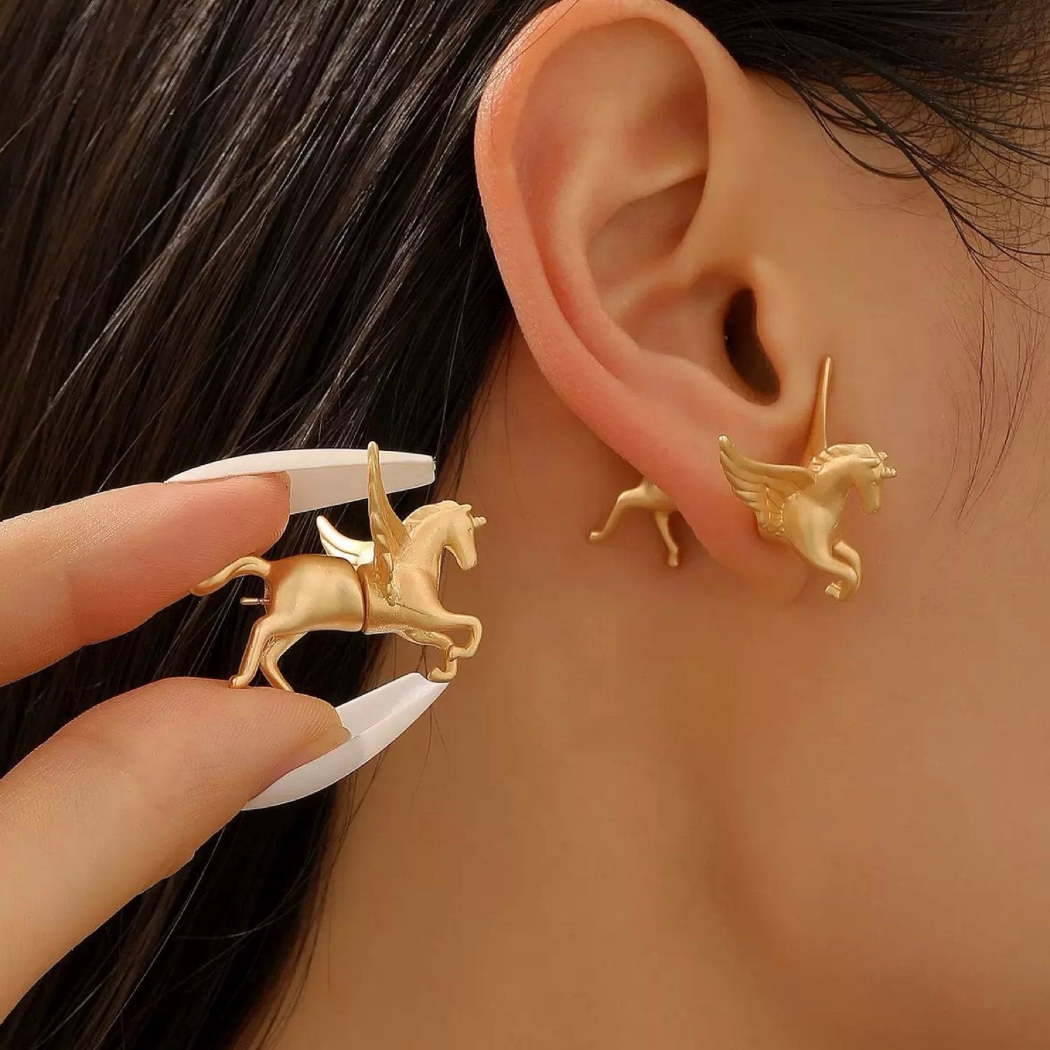 W.J.Y Studio London Golden Auric Winged Unicorn Horse Detachable Earrings NWOT