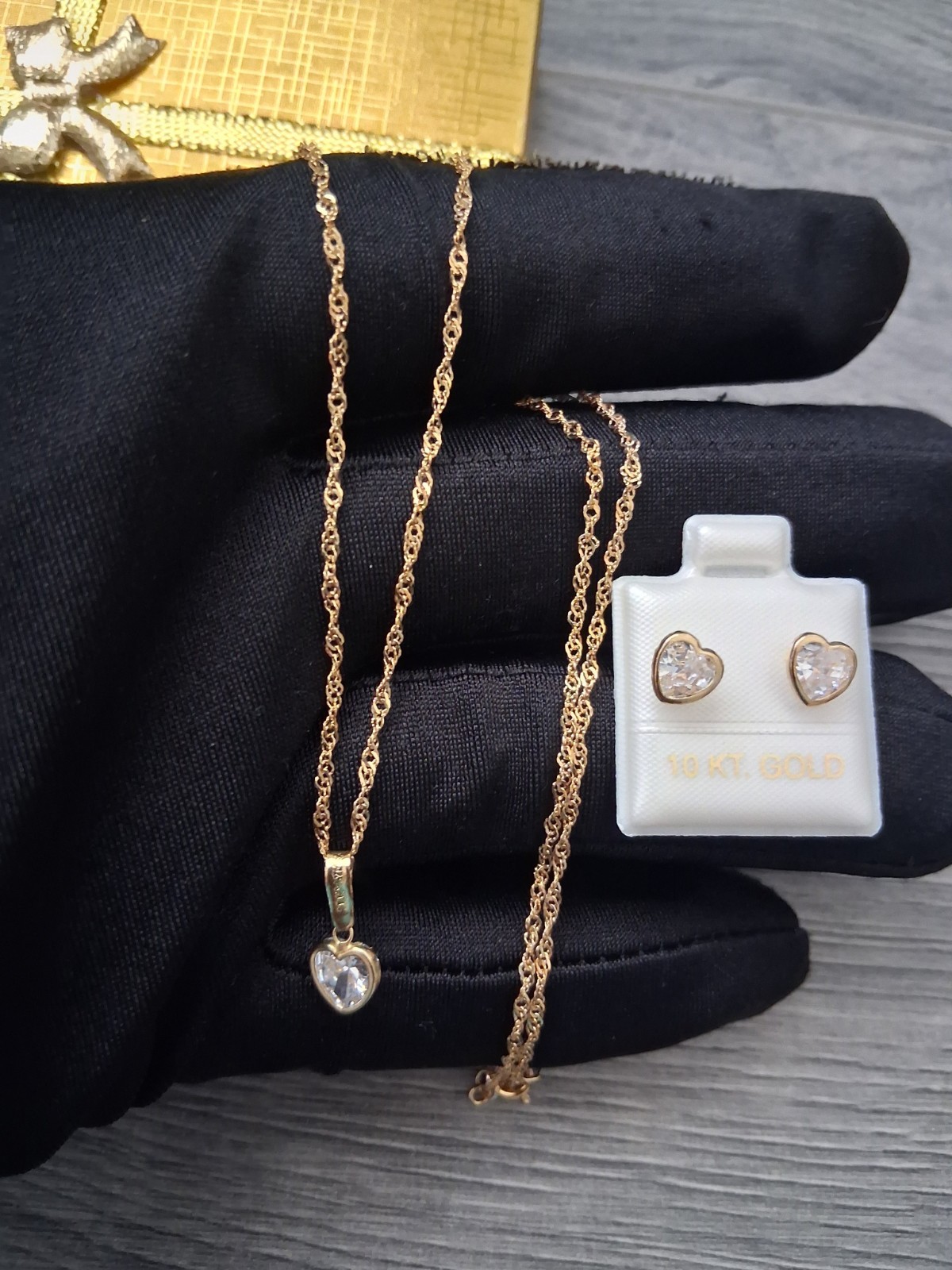 cadena dije y aretes de corazon oro de 10K Mexicano / 10k gold set 18″ long.