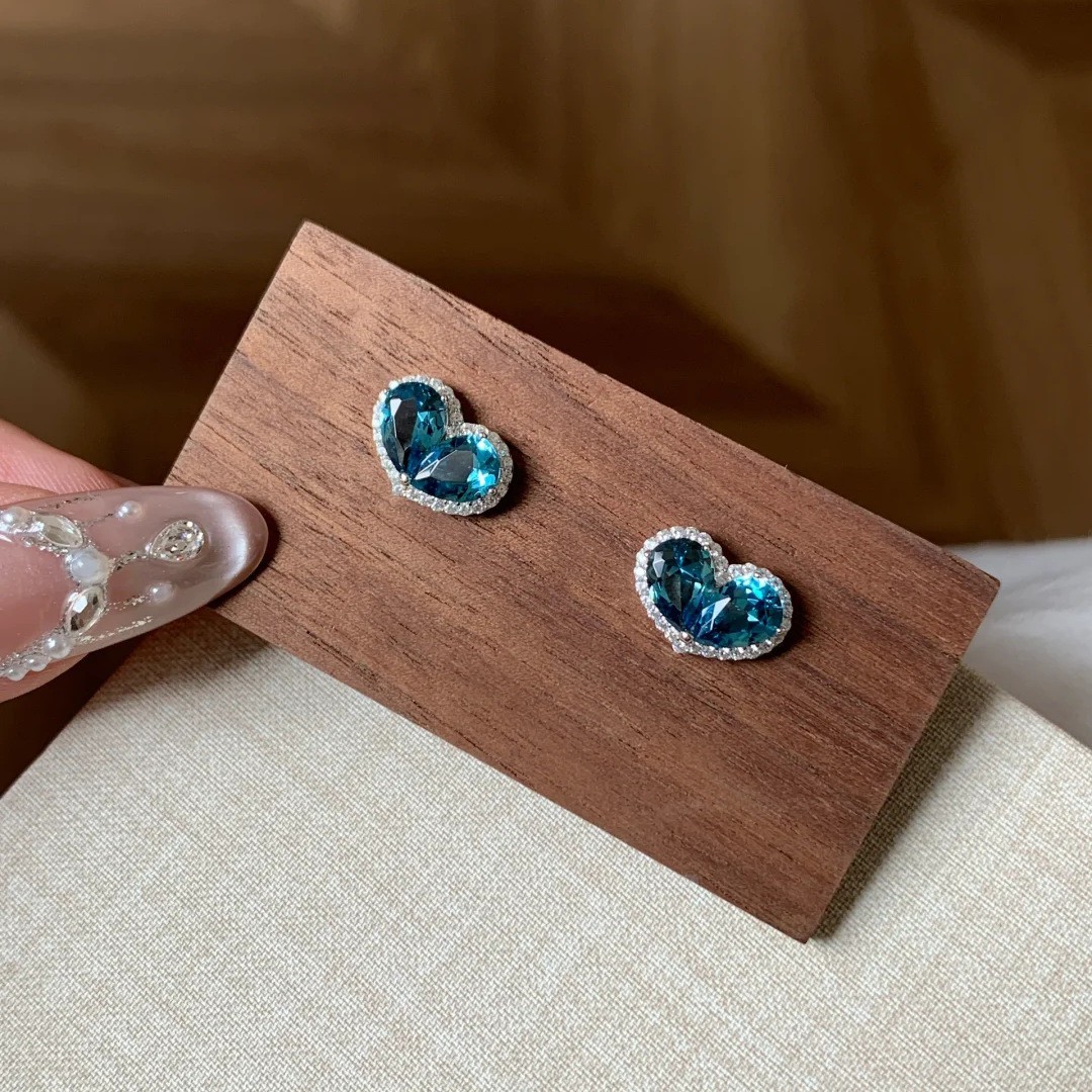 New Heart Design London Blue Topaz Gems Women Charm Women Girl Stud Earrings
