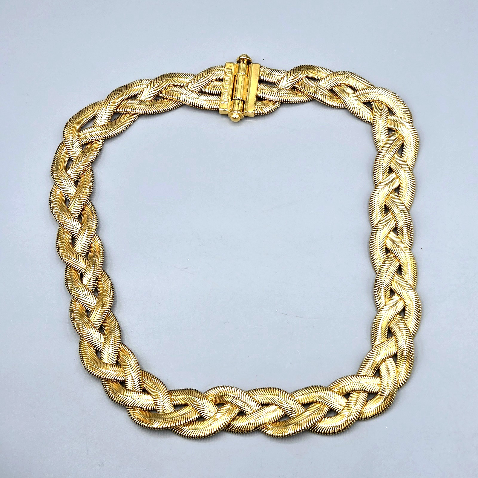 1990’s QVC Linda Dano Signed Gold Tone Triple Omega Chain Braided Necklace 17″
