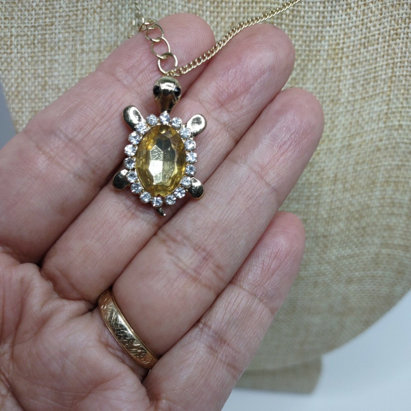 Signed ADULT JEWELS Necklace Tortois Pendent Rhinestone Yellow. 4844