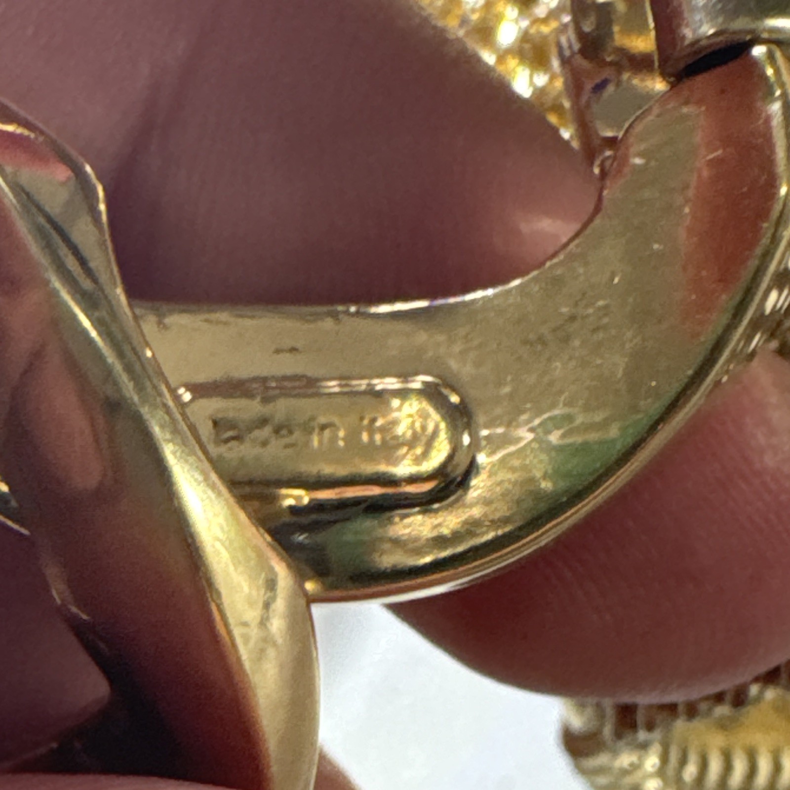 Made in Italy-Gold Tone Curb Link Chain Bracelet Fold Over Clasp 7 in