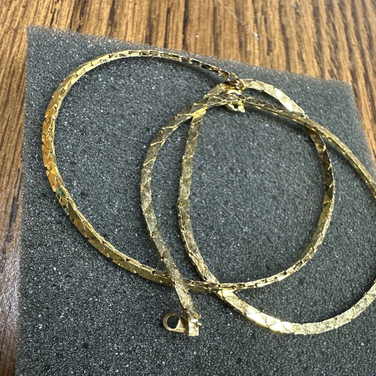 Gold Tone Herringbone Chain Necklace Metal Chain Style No Main/Secondary Stone