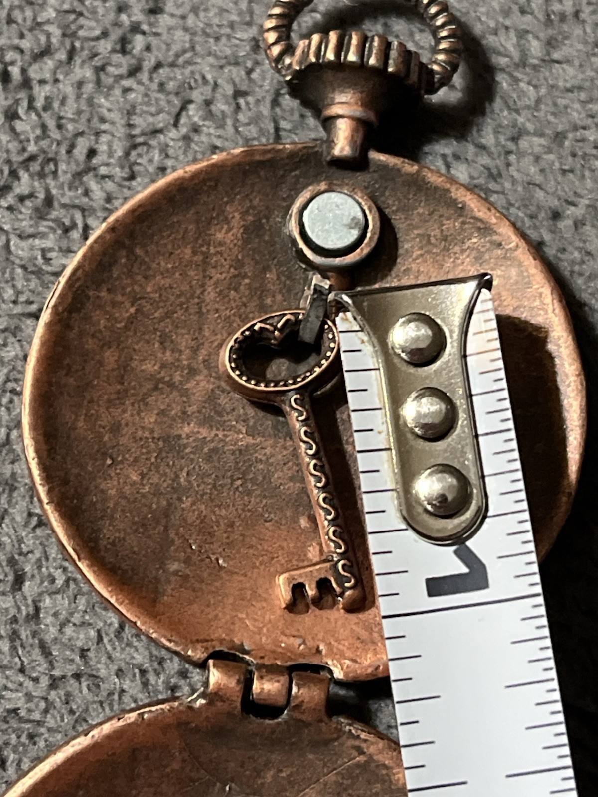 False Pocket Watch With Key Inside Magnetic Copper Pendant 2″ 41.15 g
