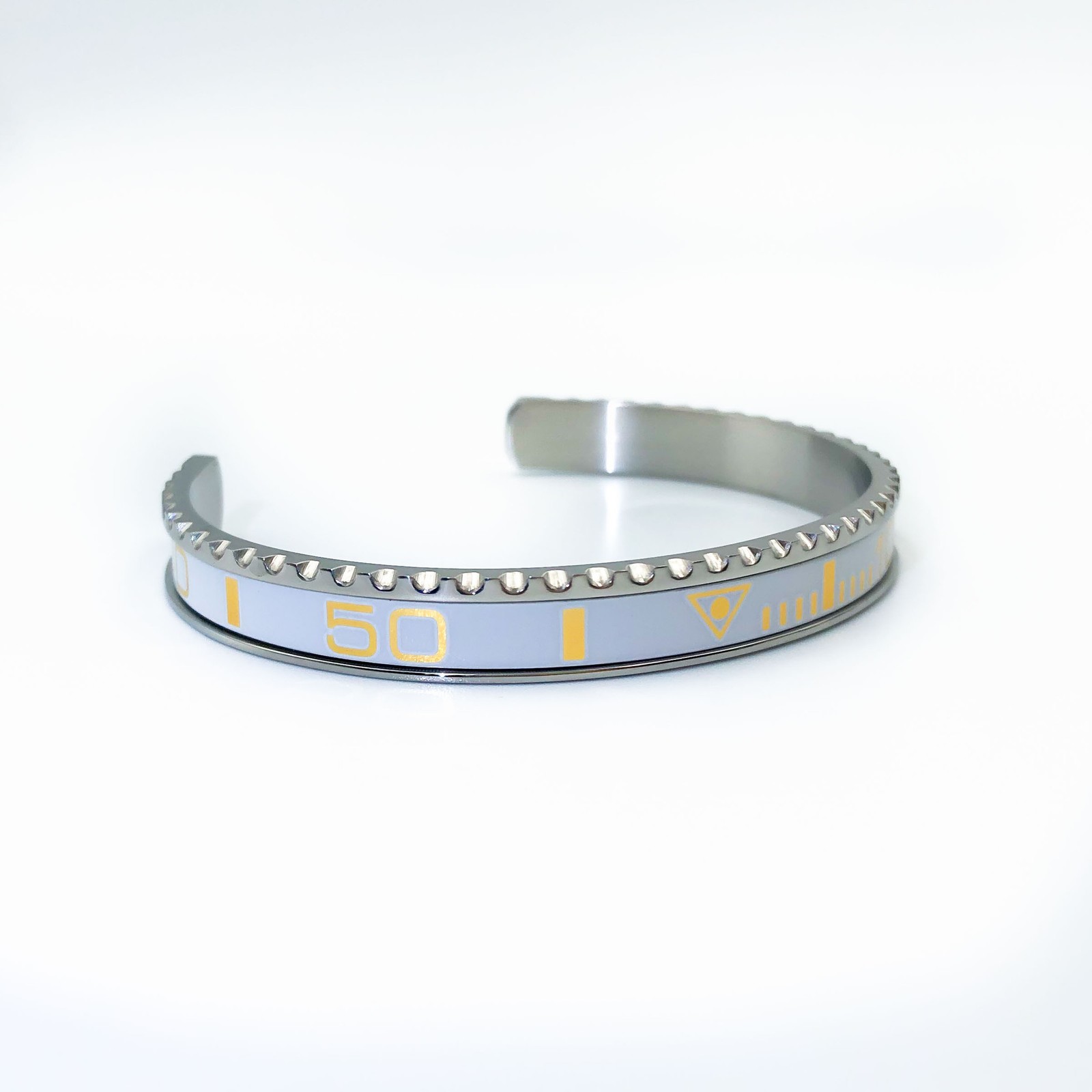 Men and Women Stainless Steel Personality Bracelets Digital Speedometer Bracelet