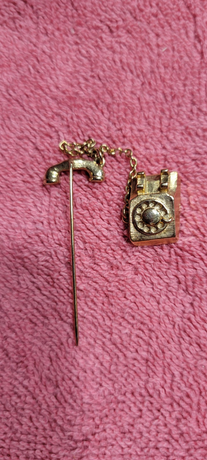 Avon Young Reflections Telephone Pin Gold Tone Chain With Original Box