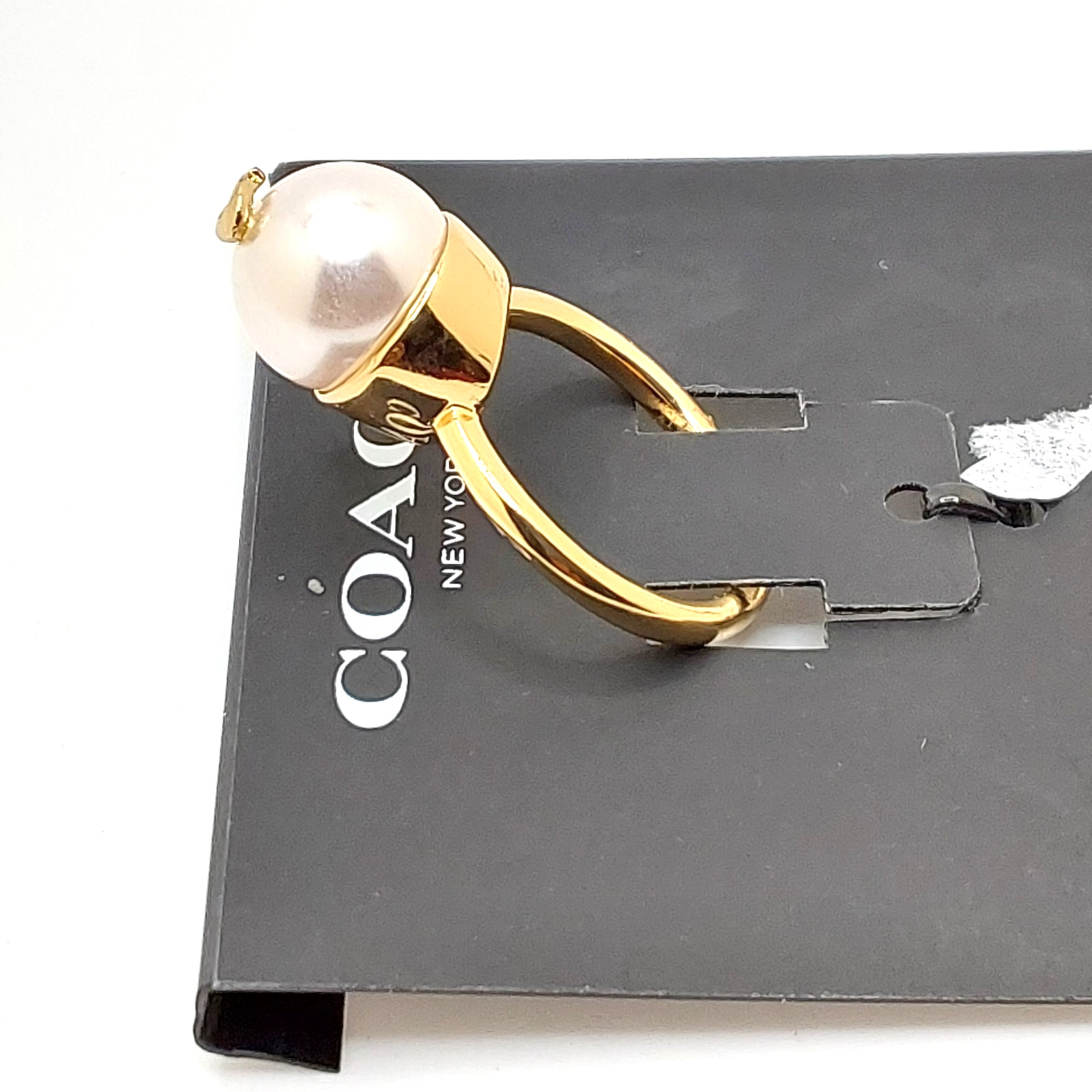 Coach New York Signature C Gold Tone Solitaire Pearl Ring Women’s Size 9