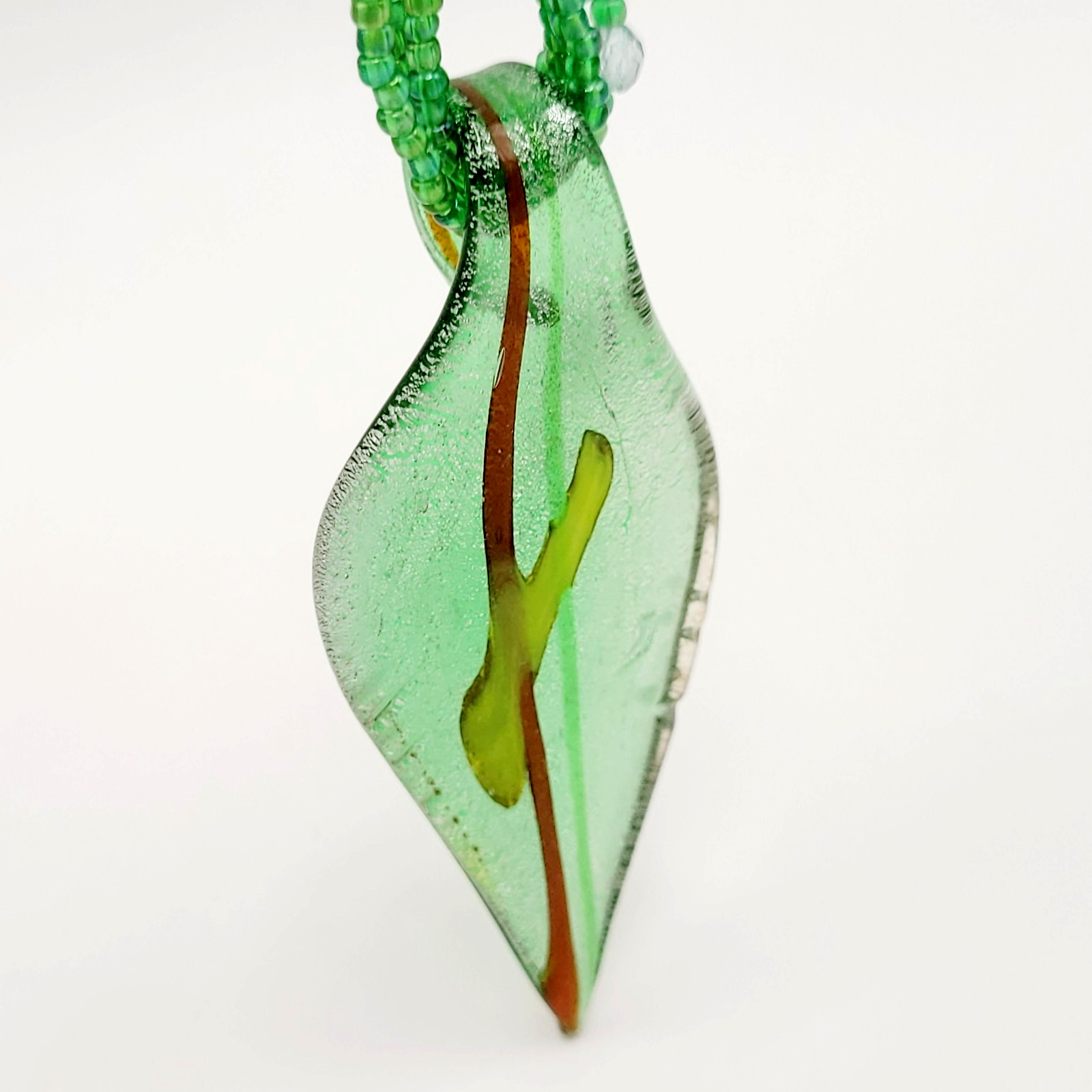Green Art Glass Pendant Iridescent Seed Bead Multi Strand Necklace Vtg Y2K Era
