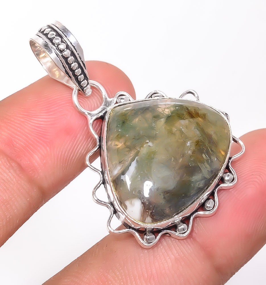 Natural Labradorite – Canada Gemstone 925 Silver Plated Pendant 1.56″ P785-328