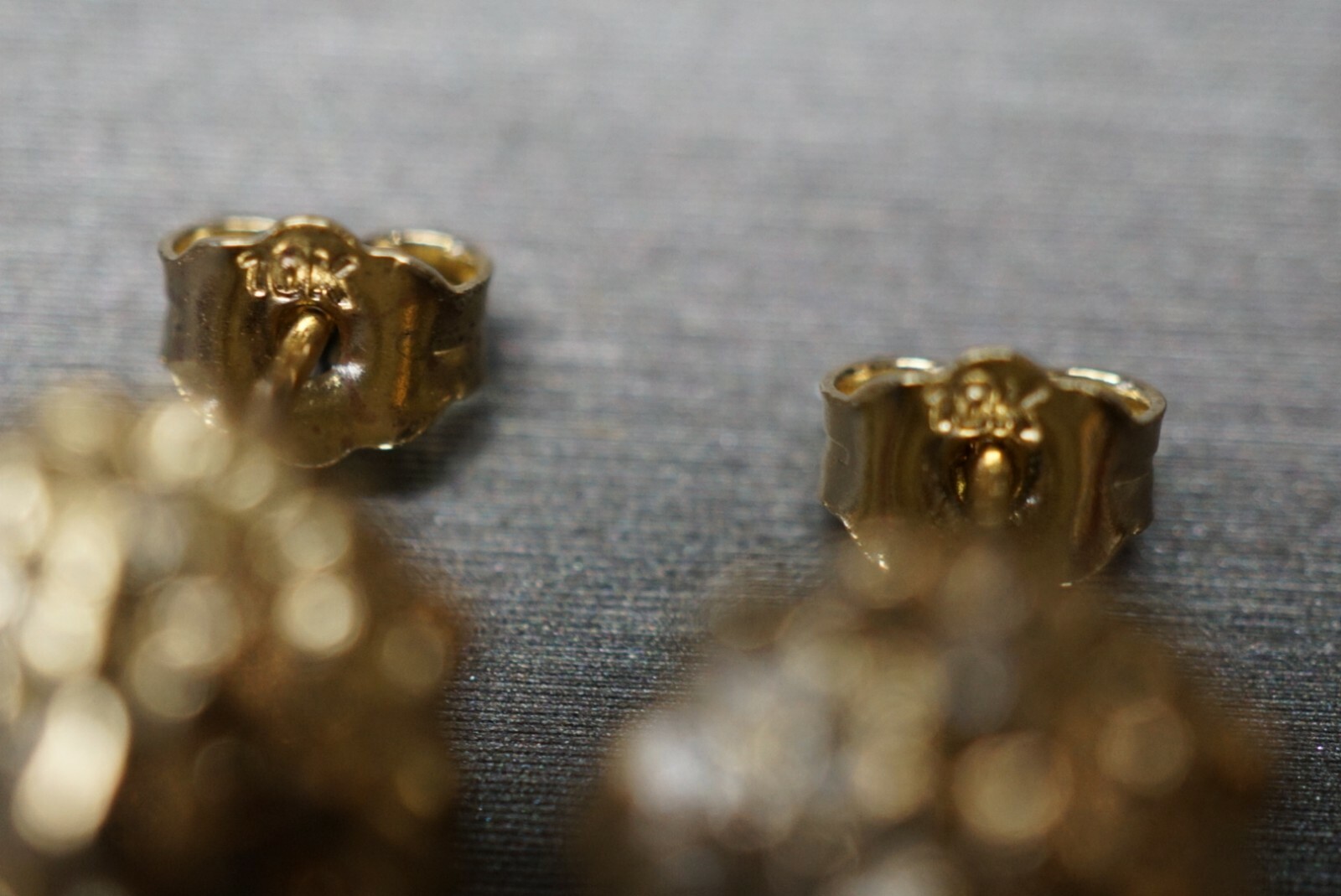 10K Solid Yellow Gold 0.4″ 3D Lion Head CZ Stud Earrings. Men Women Children
