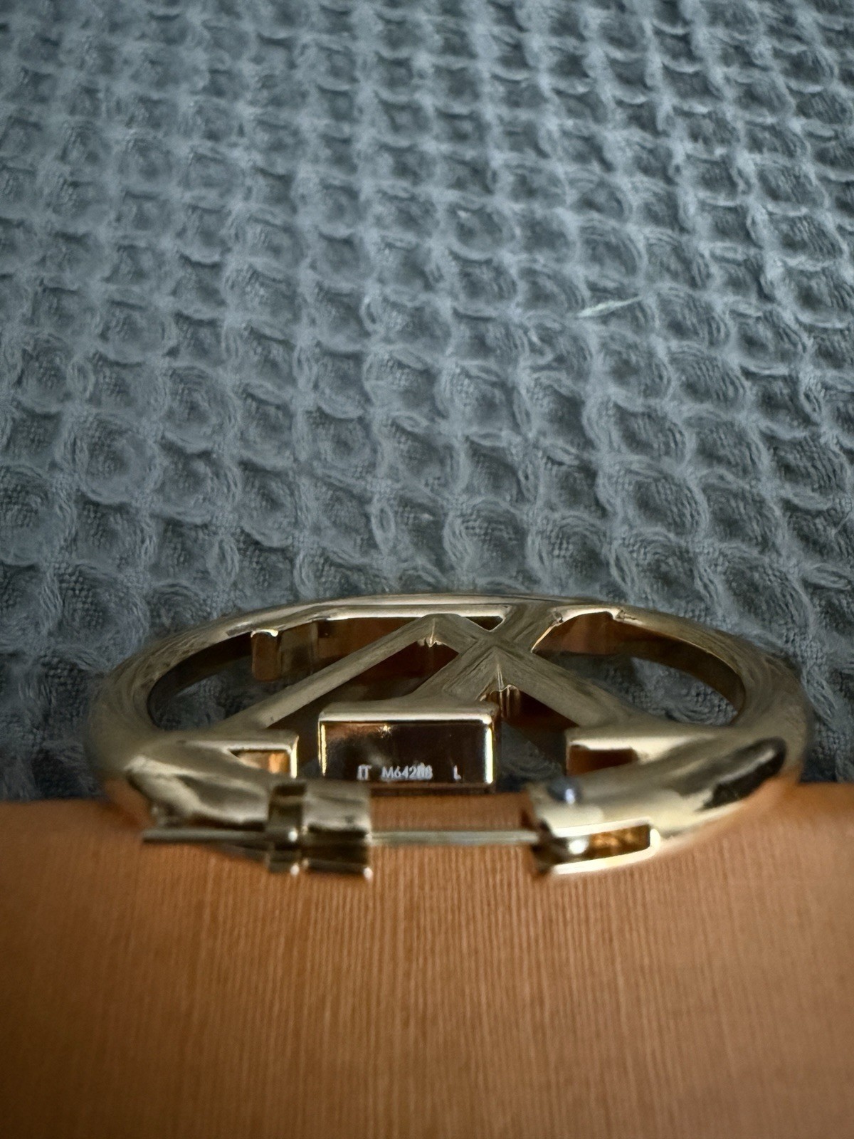 Louis Vuitton Louise Hoop GM Earrings Gold LV Logo M64288 Authentic