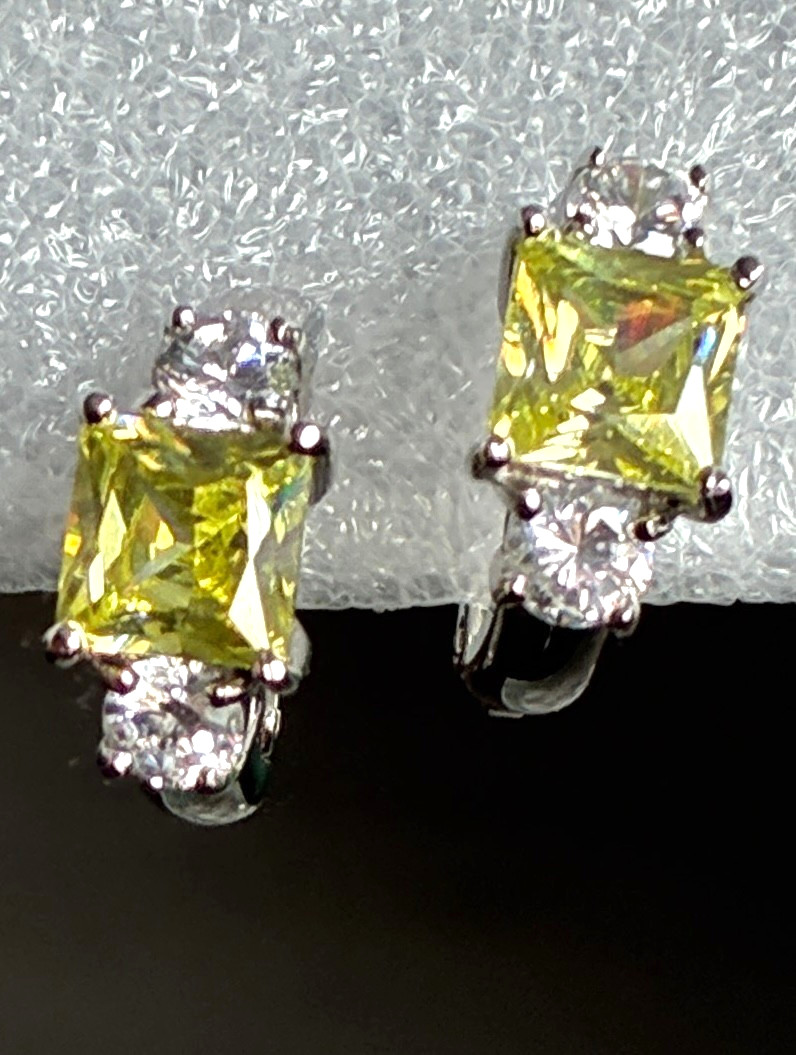 JUST SPECTACULAR! STERLING & SIMULATED CANARY DIAMOND, CZ HOOP POST EARRINGS 10G