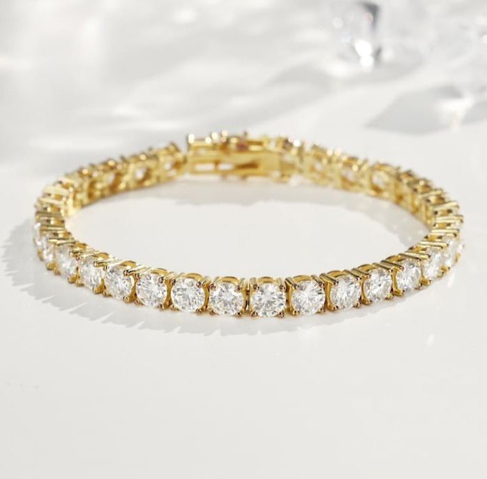 Solid 14K Yellow Gold 7′ Inch Long Tennis Wedding Bracelet D/VVS1 Round Cut 6 CT