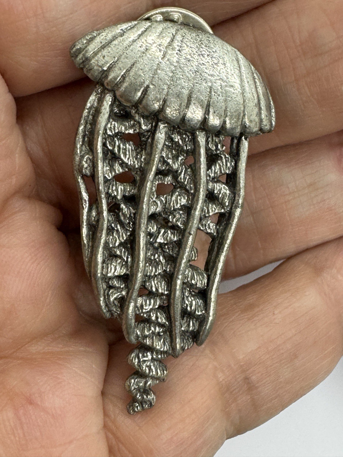 GG Harris Fine Pewter Jellyfish Brooch Pin