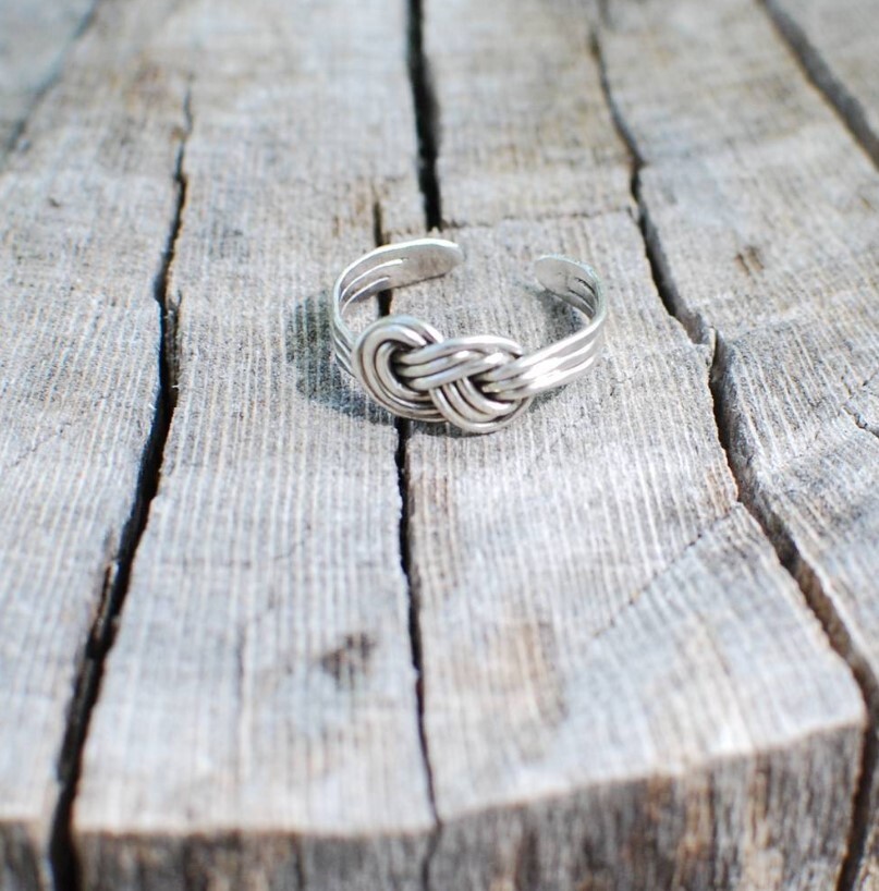 Women’s Valentine’s Day Gift Infinity Adjustable Toe Ring Solid Metal 925 SS