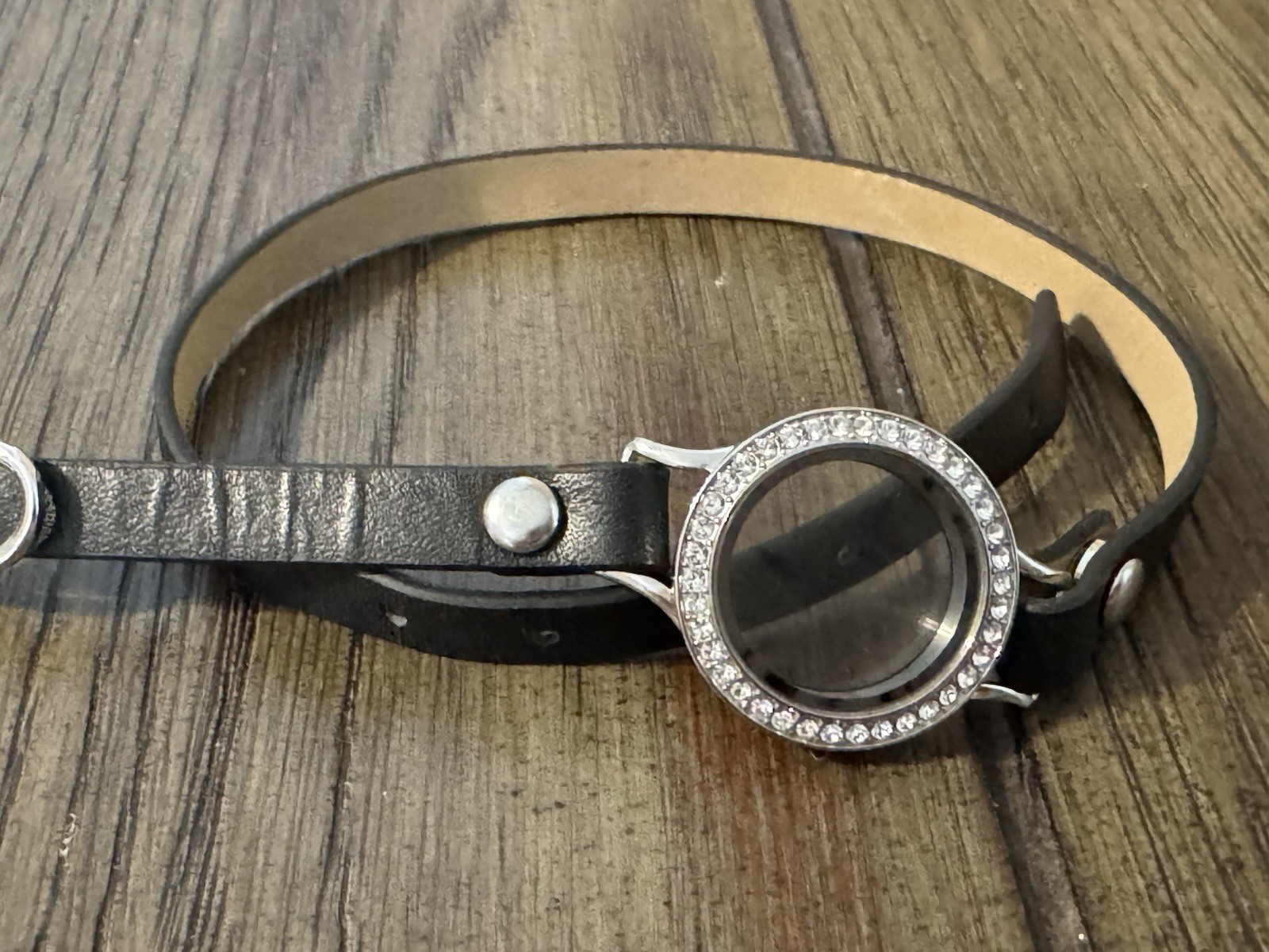 Origami Owl Black Leather Wrap Bracelet Includes Silver Locket w/Crystal Face