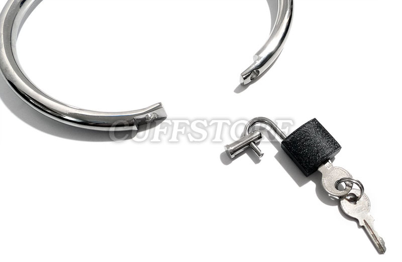 12.5″ Curved Stainless Steel Collar Necklace with Front Locking Padlock