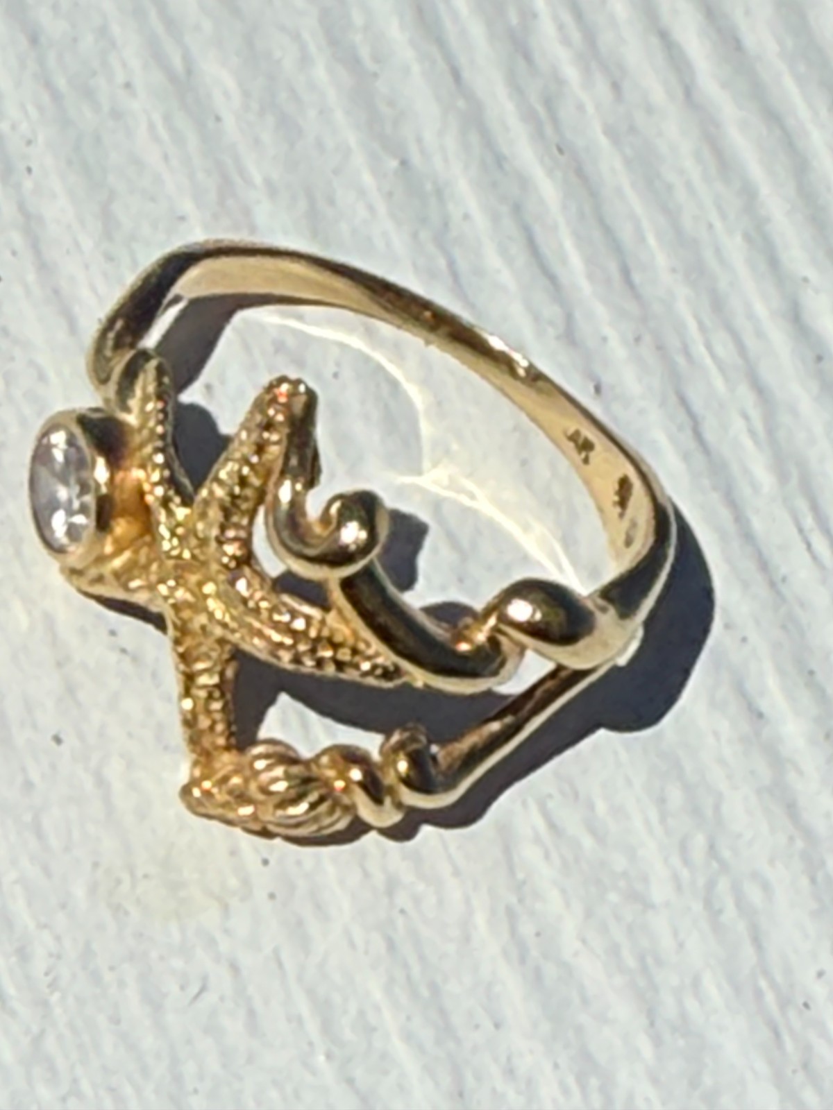 Vintage 14K Yellow Gold Starfish Nautical Ring with Bezel Set Cubic Zirco 4.5g