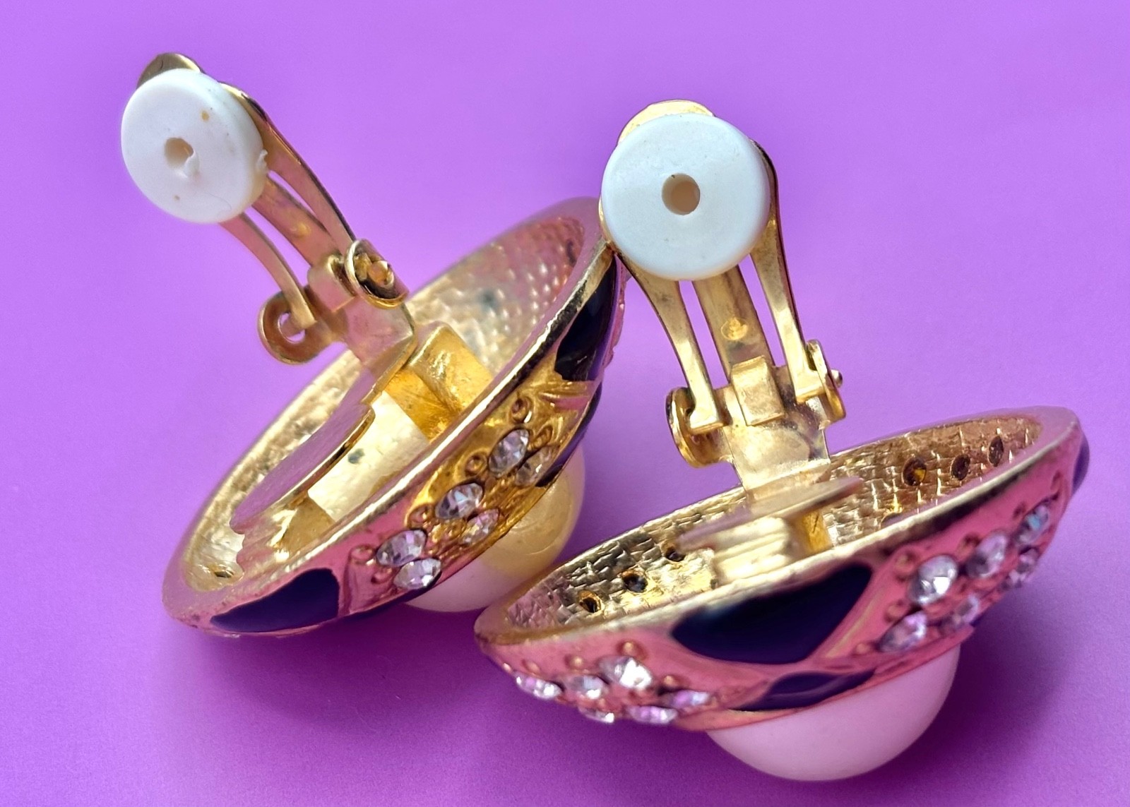 Showy 1980s vintage rhinestone clip on EARRINGS~Elegant Fashion~Faux Pearls