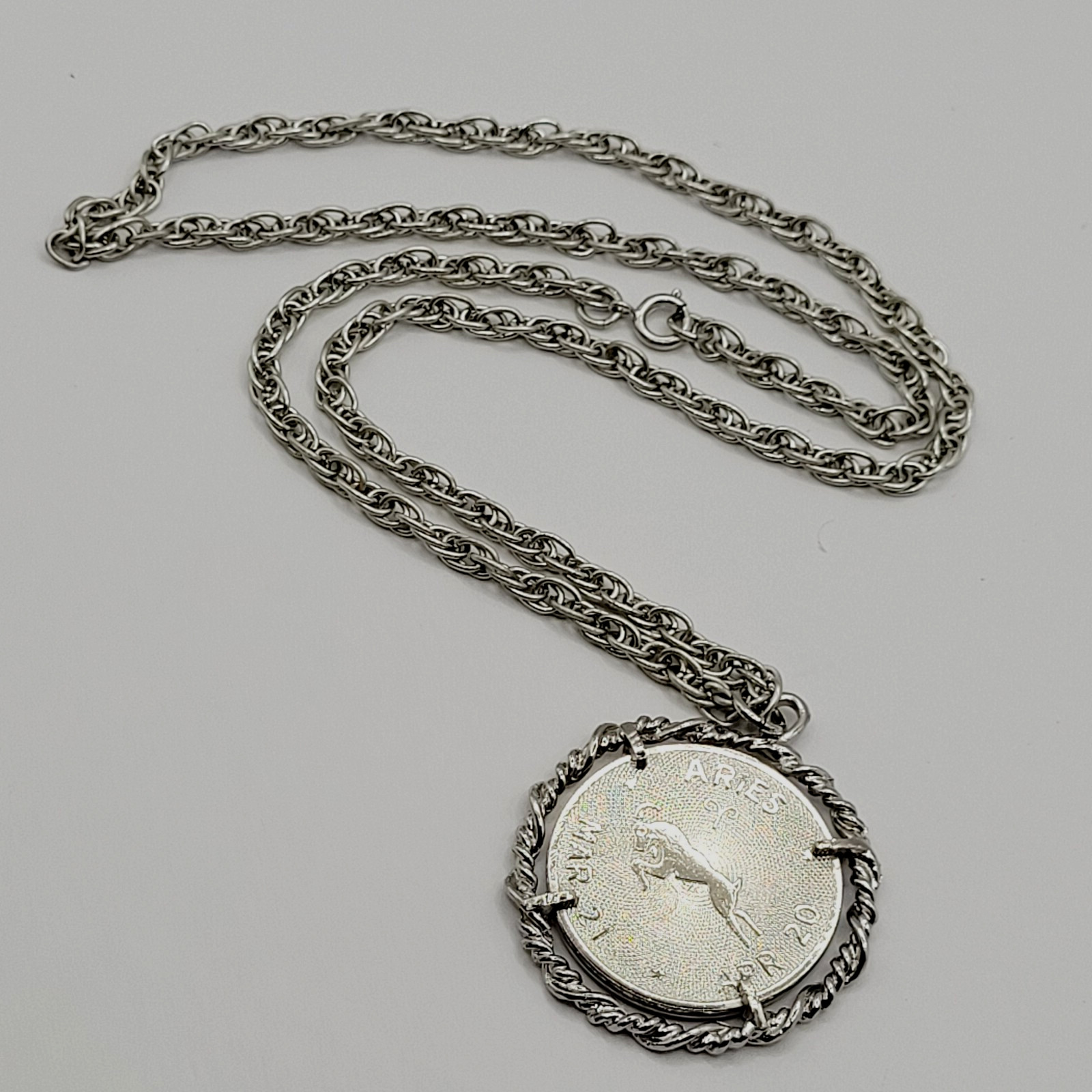 Aries Ram Astrological Celestial Silver Tone Twisted Edge Chain Pendant Necklace