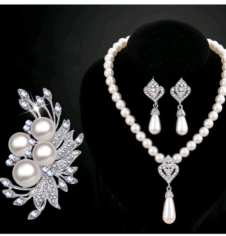 4 Piece Pearl Bridal Set With Necklace Earings And Flower Broch Pin Silver