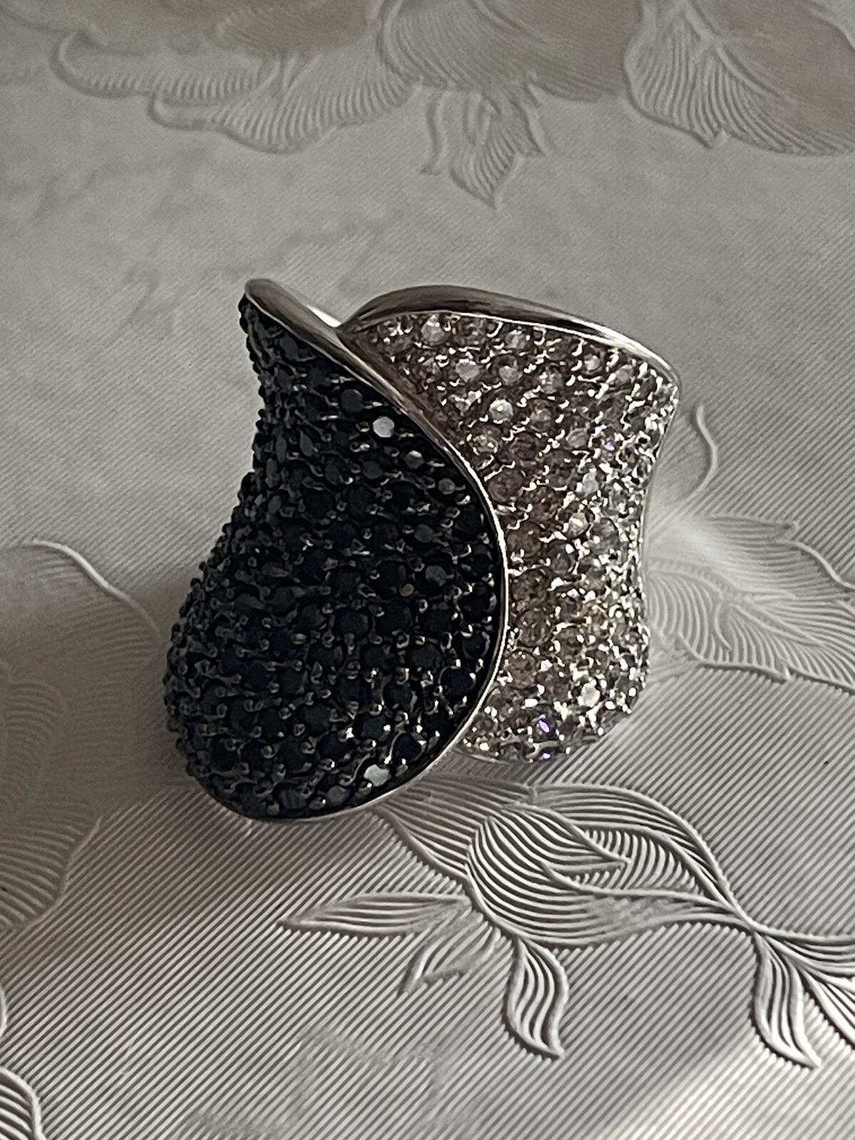 Bold Silver Tone Ring Band with Black And White Pave Stones Statement Size 7