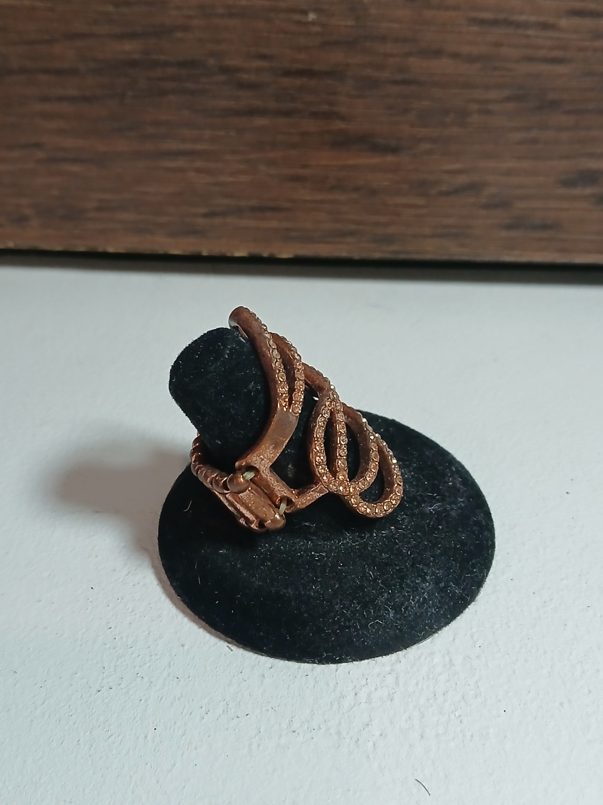 This item is the “Chasing Starlight” copper ring from the budget fashion jewelry