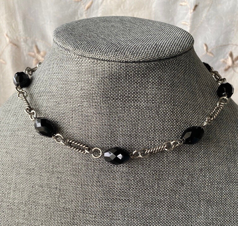 Choker Style Necklace – Large Blace Glass Beads & Silver Chain Approx 15″ NK147
