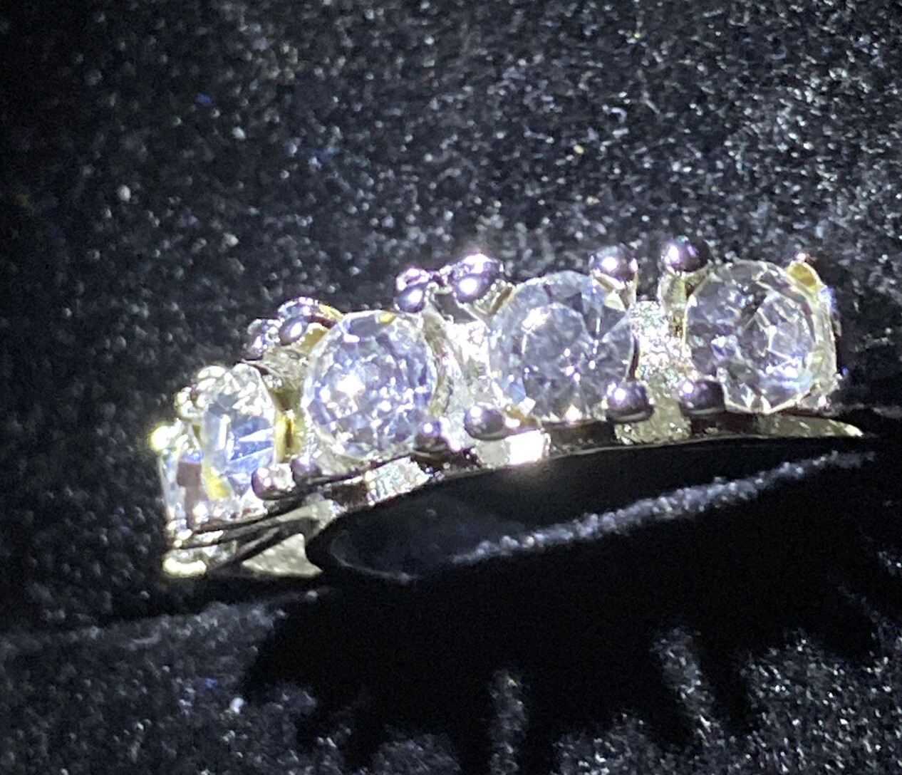 SPARKLING CREATED ROUND CUT CLEAR CRYSTAL GEMS BAND ETERNITY RING SIZE Q